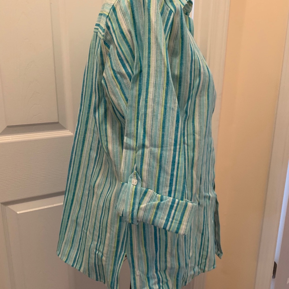 Button up Blouse - Picture 3 of 4